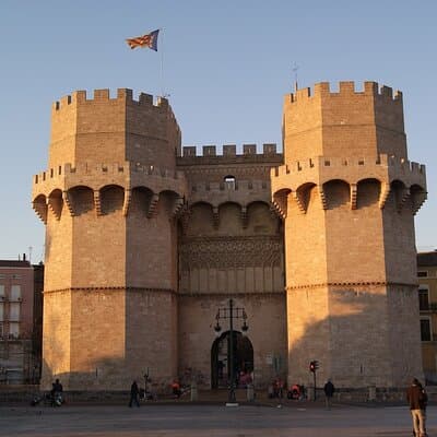 Private Transfer From Barcelona To Valencia With a 2 Hour Stop 2