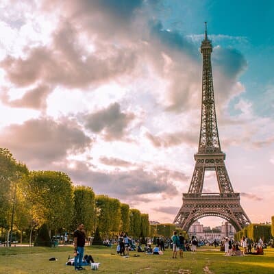 Discover Paris’ most Photogenic Spots with a Local 4