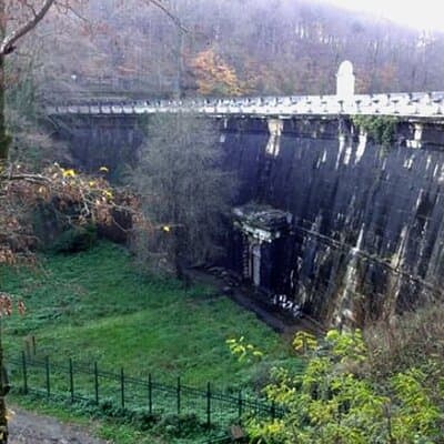 Discover Secret Lakes by Private Hiking Tour (w/Lunch, Transfers) 2