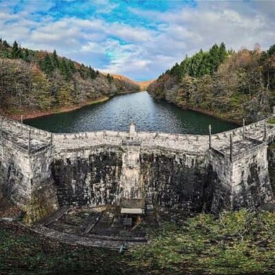 Discover Secret Lakes by Private Hiking Tour (w/Lunch, Transfers)