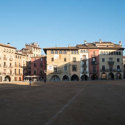 Private Full-Day Vic, Santapau and Besalú Tour