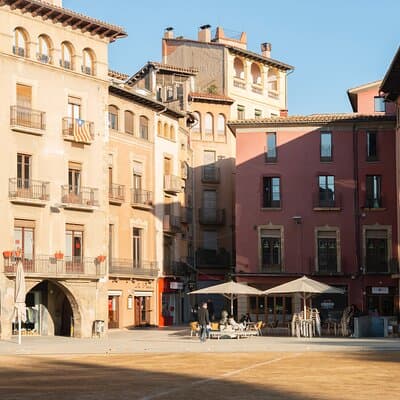 Private Full-Day Vic, Santapau and Besalú Tour 3