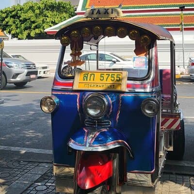 Experience Bangkok with typical Thai tuk-tuk 4