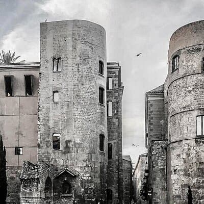 Private Barcelona Old Town Walking Tour: Gothic Quarter & Born 2