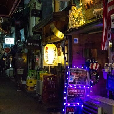 Shinjuku Golden-gai and Kabuki-cho Bar Hopping with Master Guide 4