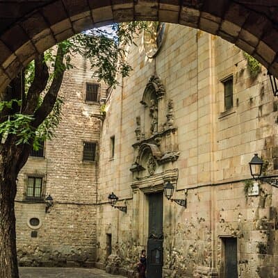 Private Barcelona Old Town Walking Tour: Gothic Quarter & Born