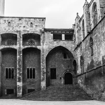 Private Barcelona Old Town Walking Tour: Gothic Quarter & Born 4