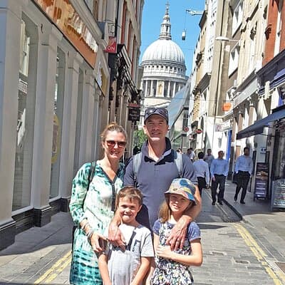 London Highlights Family-Friendly Walking Tour with Top Guide