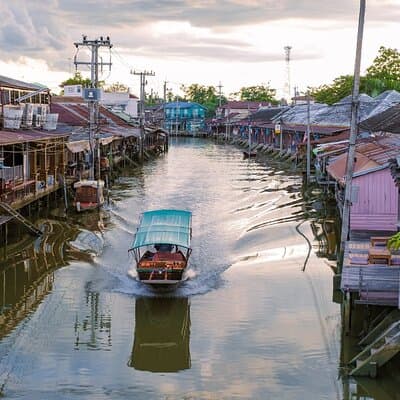 Amphawa Floating Market & Maeklong Railway Train Market Tour 3