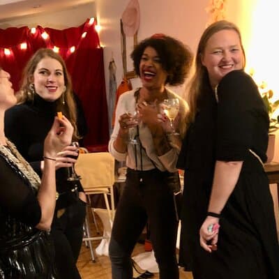 French Dinner & Cabaret Show in Artist's Home 4