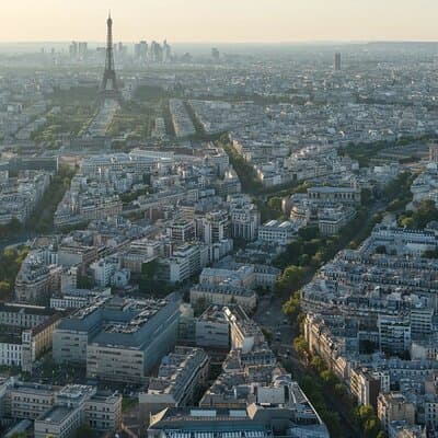 Paris highlights sightseeing tour with private Transportation 2