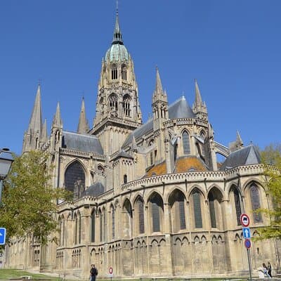 Private Transfer From Paris to Bayeux
