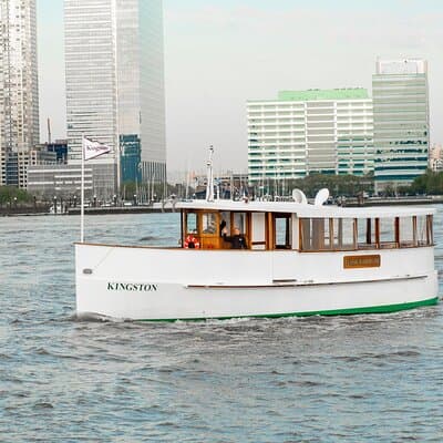 New York City Day Cruise by Statue of Liberty on Small Yacht 2