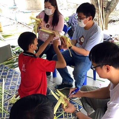 Meet Thai locals and tour Maeklong Railway Market with lunch 4