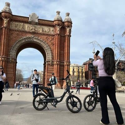 3 Hours Barcelona Guided Gaudi E-Bike Tour 2