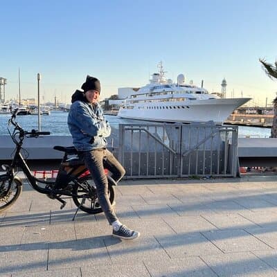 3 Hours Barcelona Guided Gaudi E-Bike Tour 4