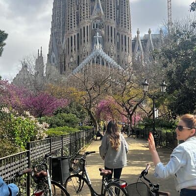 Barcelona Panoramic Escooter or E-Bike Tour 2