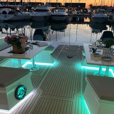 Private Charter in Catamaran Alexa by Barcelona 12 pax 2/4/8 HS 5