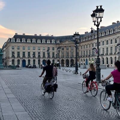 Explore Paris Highlights by Bike 5