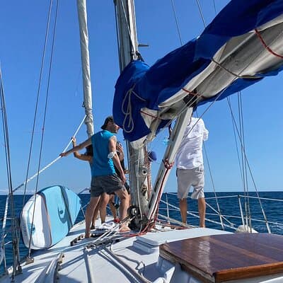 Private sailboat tour Naval Roo400 4