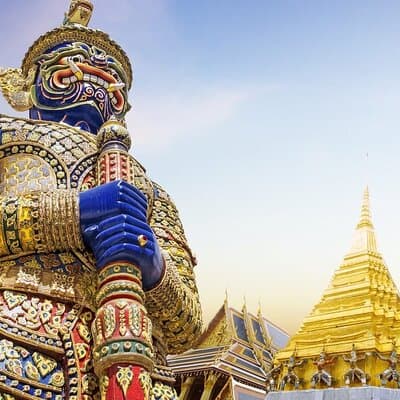 Bangkok Best Two Temples Emerald & Reclining Buddha + GrandPalace 3