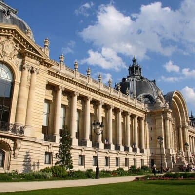 Private Highlights of Paris Tuk-Tuk Experience 4