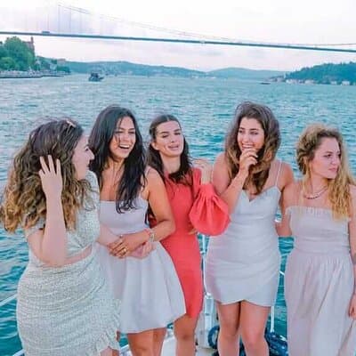 Bosphorus Cruise with 15m Yacht for Private Groups 3