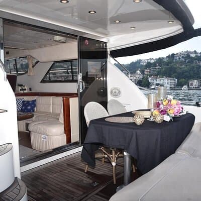 Bosphorus Cruise with 15m Yacht for Private Groups 4