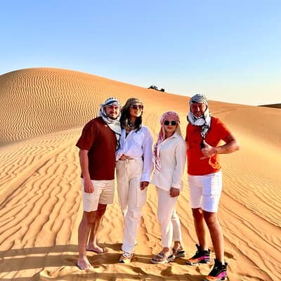 Dubai: Red Dunes desert safari pick up by 4WD, BBQ & live shows 2