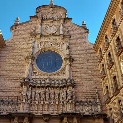 Private Tour in Montserrat 5h 4