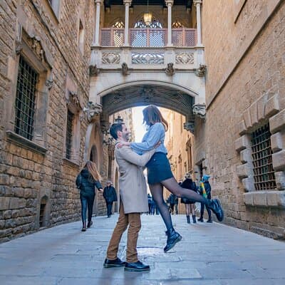 Barcelona: Professional Photoshoot at Gothic Quarter 2
