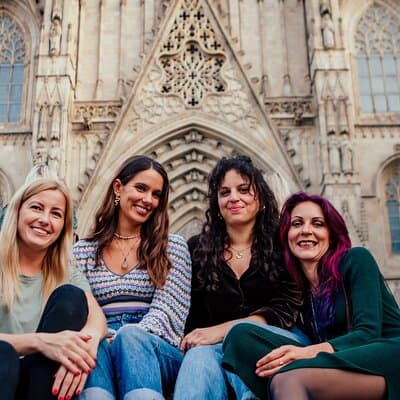 Barcelona: Professional Photoshoot at Gothic Quarter
