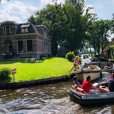 Private Tour to Zaanse Schans + Giethoorn with renting boat 3