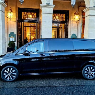 Private Transfer: Paris Airport CDG to Paris City by Luxury Van