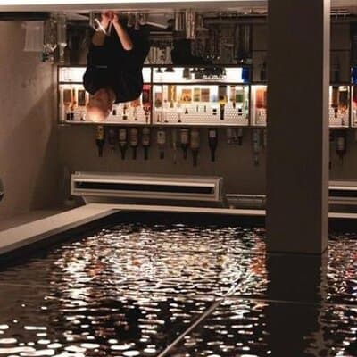 private groupe explore hidden bars & speakeasies in Paris 4