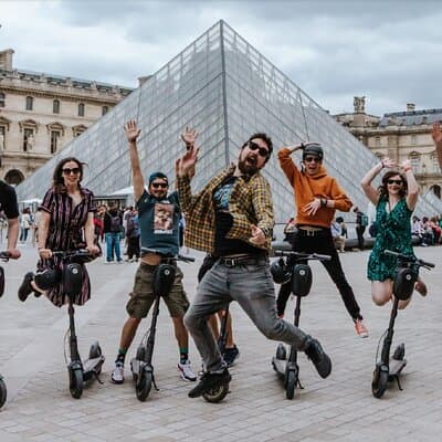 Paris E-Scooter Tour with fun & informative guide (small groups) 2
