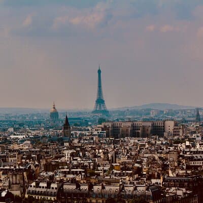 Private Transfer From Paris To Bayeux With a 2 Hour Stop in Caen 2