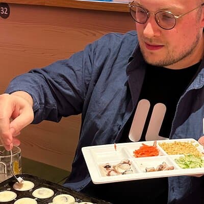 Takoyaki Party & Shinjuku Night Tour in Tokyo ※Unlimited Drinks 3