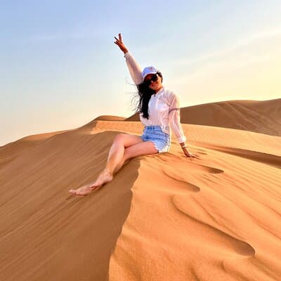 Dubai: Red Dunes desert safari pick up by 4WD, BBQ & live shows 5