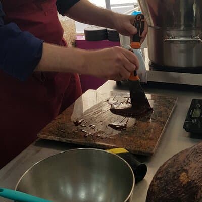 Become a Chocolate Master! Chocolate Bar Workshop in Paris 4