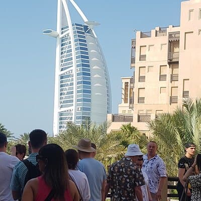 Dubai Private City Tour Up To 5 Person Day Or Night - Audi Q7