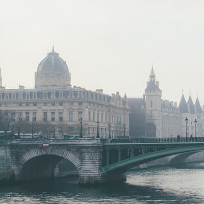 The Best Private Paris Tour with a Car, Tour Guide and Pick up 5