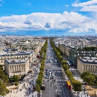 The Best Private Paris Tour with a Car, Tour Guide and Pick up 4