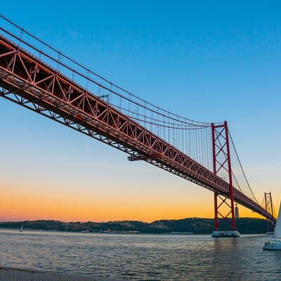 Charms of Lisbon: Alfama Tapas Tour & Sunset Sailing with Wine