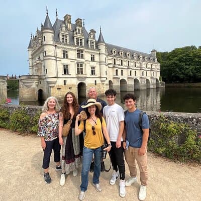 2-Days Private Guided Tour in Loire Valley Castles & Wine Tasting