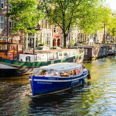 Amsterdam: German-speaking boat trip with bar on board 3