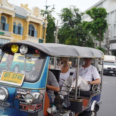 Bangkok: City Highlights Temple and Market Walking Tour 4