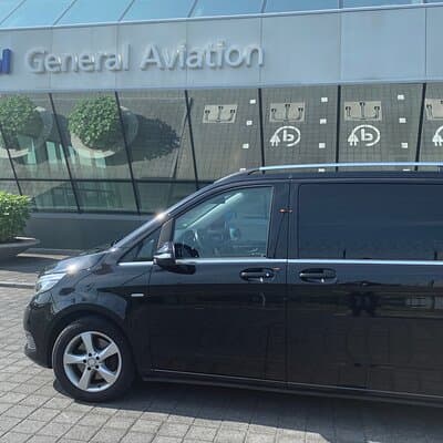 Private Airport Transfer Schiphol Airport to Amsterdam 3