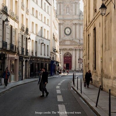 Paris Historic Private 3-hour Walking Tour with WWII Landmarks 4