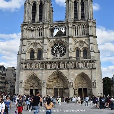 Paris Historic Private 3-hour Walking Tour with WWII Landmarks 3